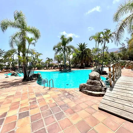 Disfruta De Vistas Al Mar En Con Piscina Лос-Реалехос